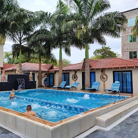 Hotel Berlin International Puerto López Esterno foto