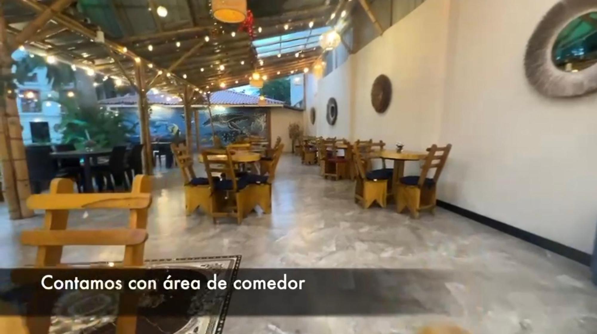 Hotel Berlin International Puerto López Esterno foto